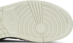 Nike Wmns Air Jordan 1 Mid 'Canyon Rust'